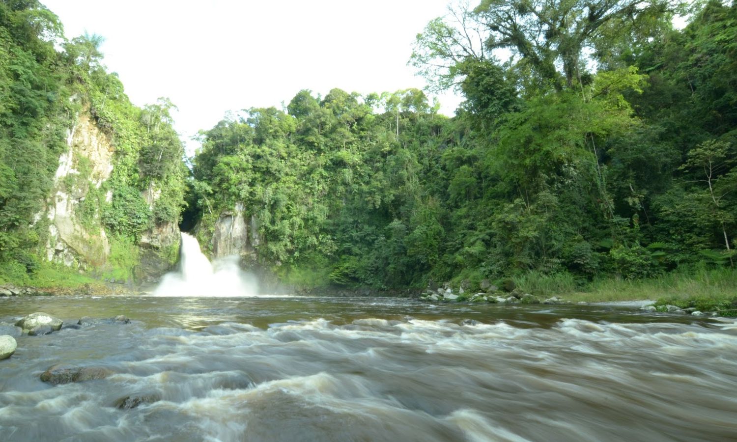 Air Terjun Lae Une di Pakpak Bharat dengan Keindahannya
