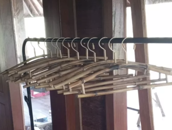 Gantungan baju