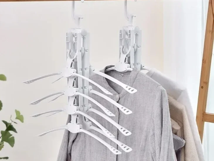 Gantungan baju minimalis dengan 8 hook