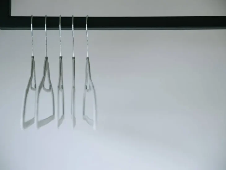 hanger baju tubular